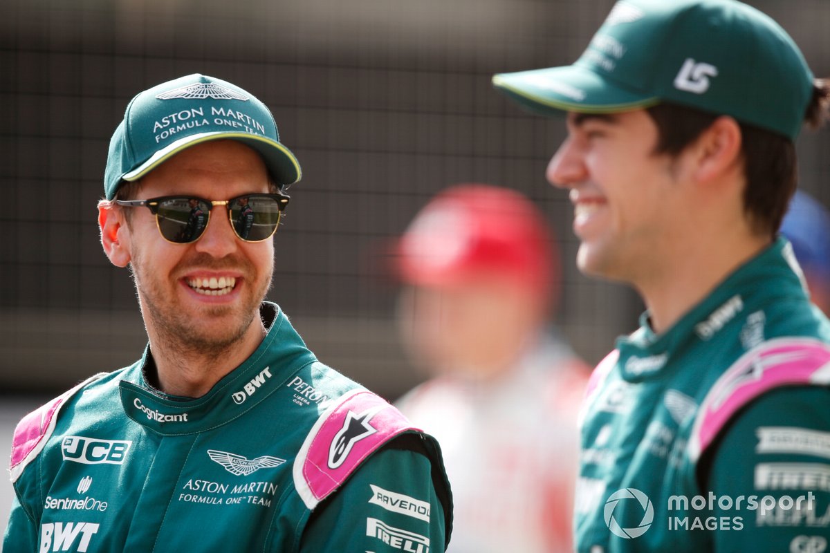 Sebastian Vettel, Aston Martin AMR21 y Lance Stroll, Aston Martin AMR21