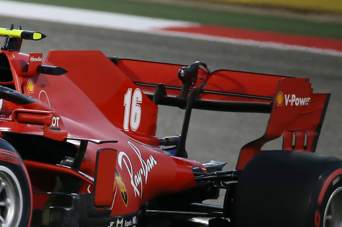Dettaglio dell'ala posteriore di Charles Leclerc, Ferrari SF1000