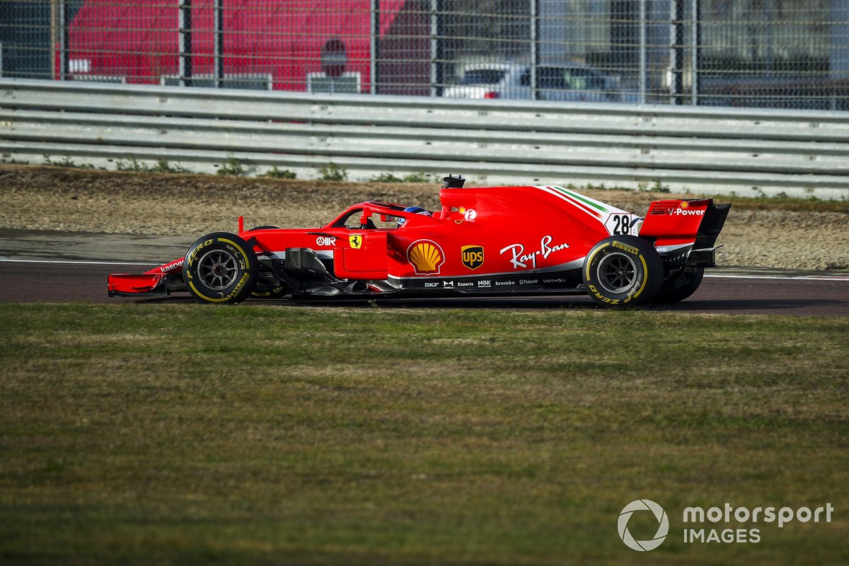Giuliano Alesi maakt kennis met Formule 1-materiaal