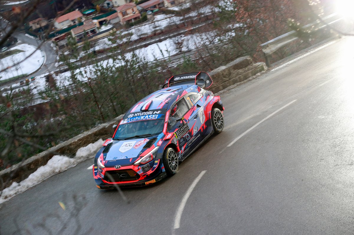 Hyundai i20 Coupe WRC geberan Pierre-Louis Loubet dan navigator France Vincent Landais milik Tim Hyundai 2C Competition seperti inilah yang akan dipakai Oliver Solberg saat debut WRC di Reli Arctic Finlandia pada 26-28 Februari 2021 mendatang.