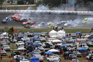 Big One: Massencrash beim Daytona 500 des Jahres 2021