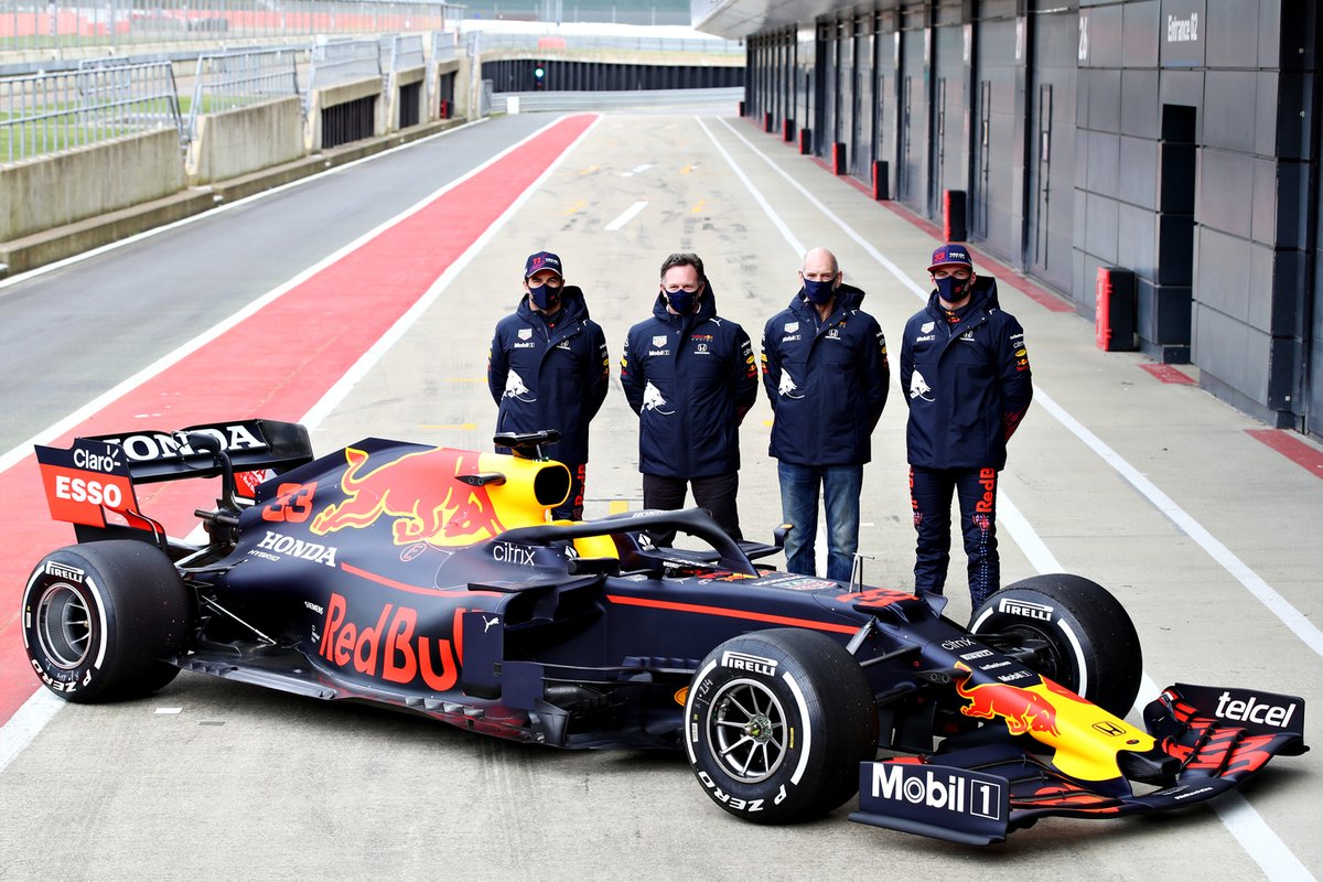 Sergio Pérez, Red Bull Racing, Christian Horner, director del equipo Red Bull Racing, Adrian Newey, director técnico de Red Bull Racing, Max Verstappen, Red Bull Racing