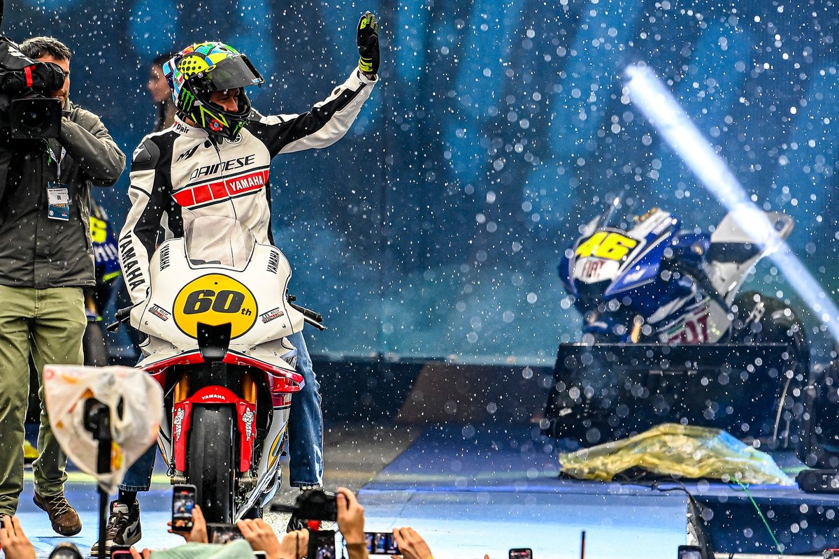 Valentino Rossi en el EICMA en Milán