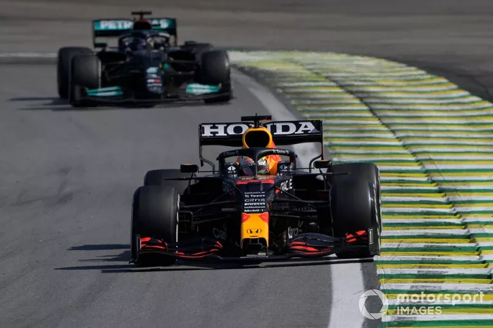 Max Verstappen, Red Bull Racing RB16B, Lewis Hamilton, Mercedes W12