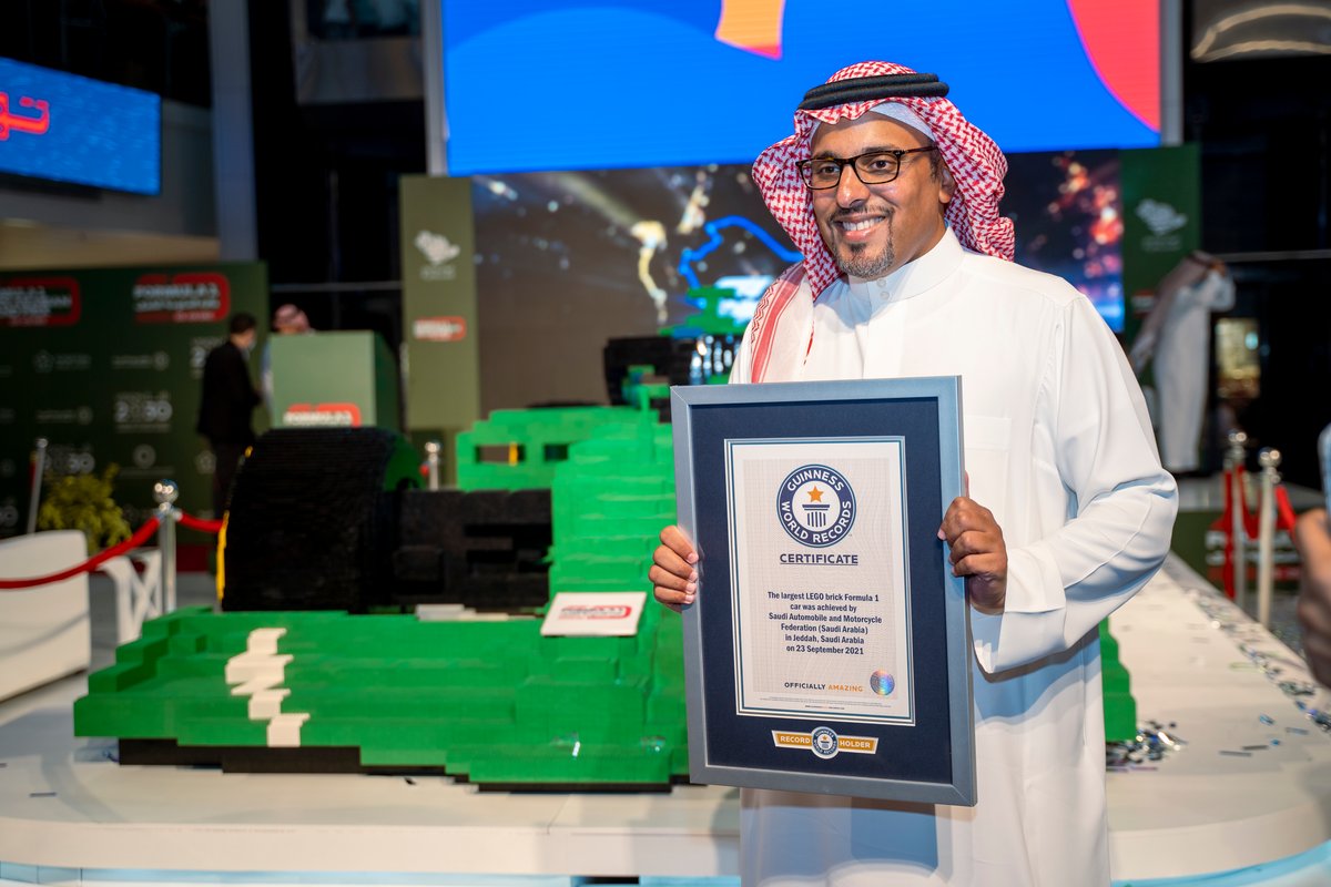 الاتحاد السعودي للسيارات والدراجات النارية يبني أكبر مجسم لسيارة فورمولا واحد في العالم