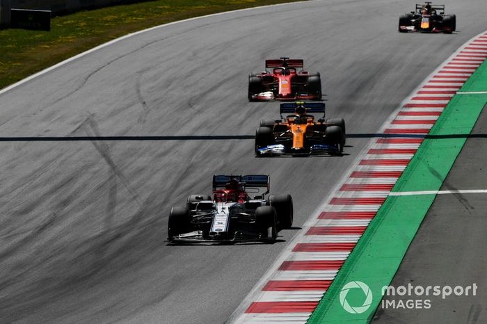 Kimi Raikkonen, Alfa Romeo Racing C38, Lando Norris, McLaren MCL34, Sebastian Vettel, Ferrari SF90, y Max Verstappen, Red Bull Racing RB15