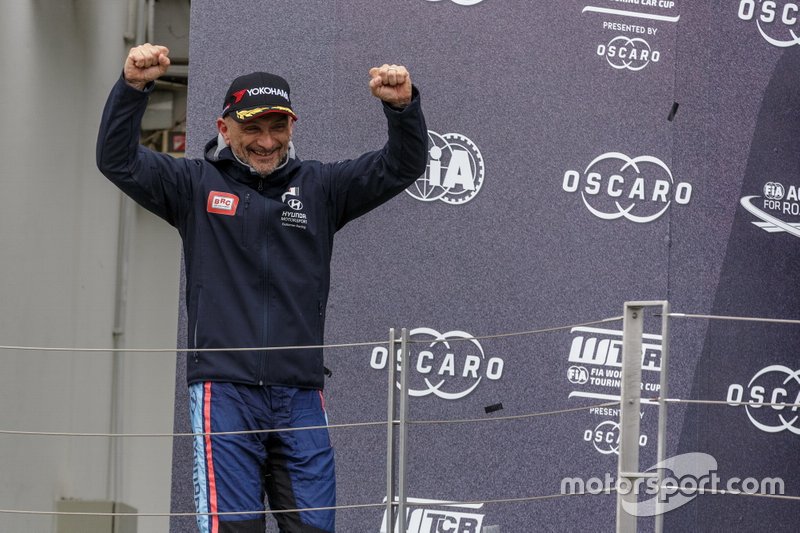 Podio: Gabriele Tarquini, BRC Hyundai N Squadra Corse Hyundai i30 N TCR