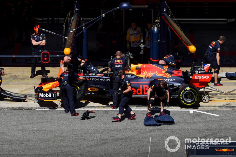 Max Verstappen, Red Bull Racing RB15, in the pits