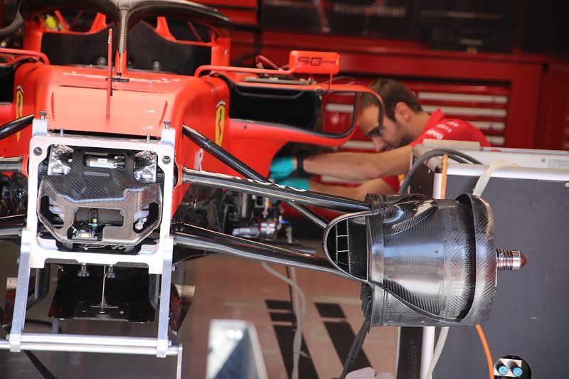 Ferrari SF90, sospensione anteriore