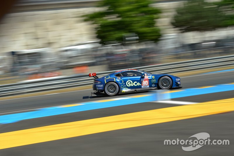 #90 TF Sport Aston Martin Vantage: Salih Yoluc, Euan Alers-Hankey, Charles Eastwood