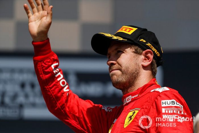Podio: segundo lugar Sebastian Vettel, Ferrari
