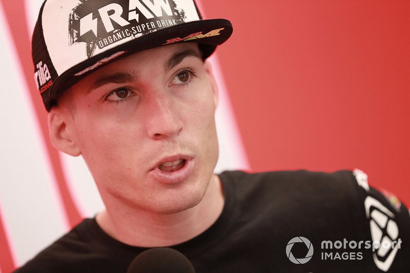 Aleix Espargaro: Andrea Dovizioso. "En general, Dovizioso siempre es muy, muy rápido en lluvia. A veces Jack Miller también es muy fuerte pero, en general, Andrea es el mejor en lluvia".