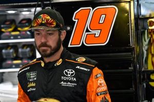  Martin Truex Jr., Joe Gibbs Racing, Toyota Camry Bass Pro Shops / TRACKER ATVs & Boats / USO