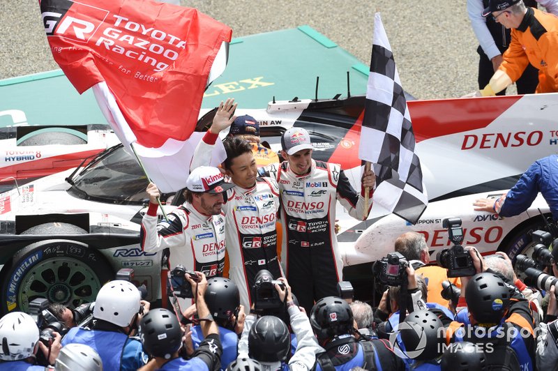 Vainqueurs : #8 Toyota Gazoo Racing Toyota TS050: Sébastien Buemi, Kazuki Nakajima, Fernando Alonso