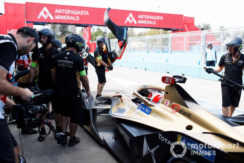 Jean-Eric Vergne, DS Techeetah, DS E-Tense FE20, retires from the race