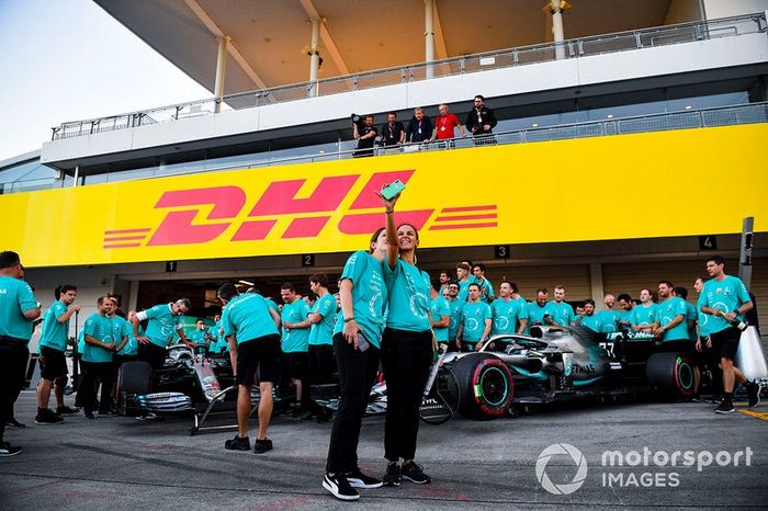El equipo Mercedes celebra su sexto Mundial de constructores consecutivo