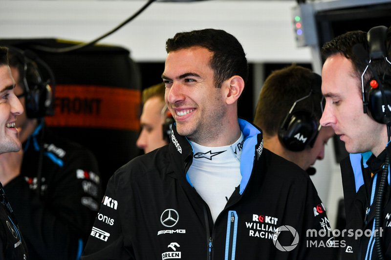 Nicholas Latifi es el más probable para el segundo asiento. Tendrá los puntos necesarios para la Superlicencia, aunque no ganó el título de la Fórmula 2. Lo más reciente sobre su situación lo dijo Claire Williams en Estados Unidos donde anunció que no habrá noticias hasta el GP de Abu Dhabi.