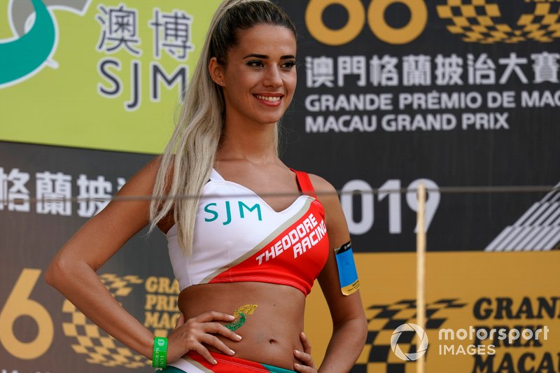 Grid girl