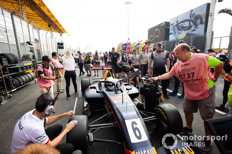 Jüri Vips, Hitech Grand Prix