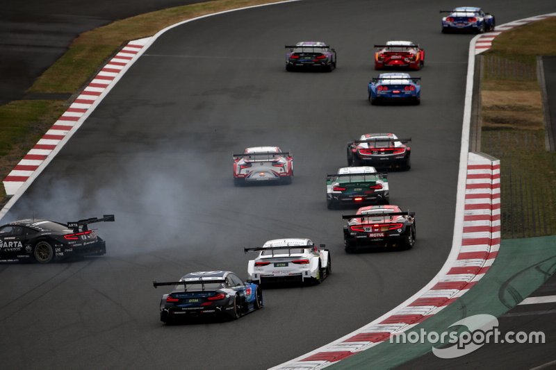 Alex Zanardi, BMW Team RBM BMW M4 DTM, Kenta Yamashita, Lexus Team LeMans Wako's Lexus LC500 spins