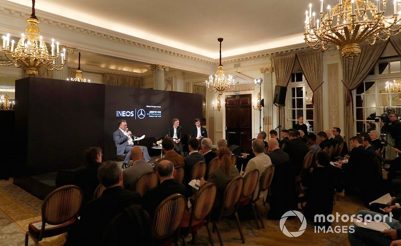 Sir Jim Ratcliffe presidente y director general del grupo químico Ineos y Toto Wolff, Director Ejecutivo (Negocios), Mercedes AMG