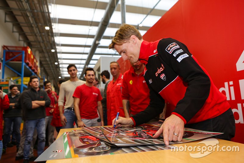Visita di Chaz Davies agli stabilimenti Brembo