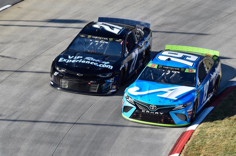 Martin Truex Jr., Joe Gibbs Racing, Toyota Camry Auto Owners Insurance, Reed Sorenson, Premium Motorsports, Chevrolet Camaro VIPRacingExperience.com