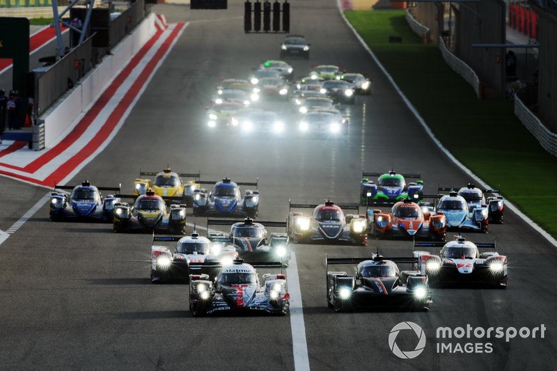 Start of the race, #1 Rebellion Racing Rebellion R-13 - Gibson: Bruno Senna, Gustavo Menezes, Norman Nato leads #5 Team LNT Ginetta G60-LT-P1: Jordan King, Ben Hanley, Charlie Robertson 