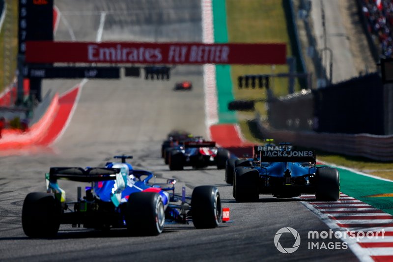 Ромен Грожан, Haas F1 Team VF-19, и Даниил Квят, Scuderia Toro Rosso STR14