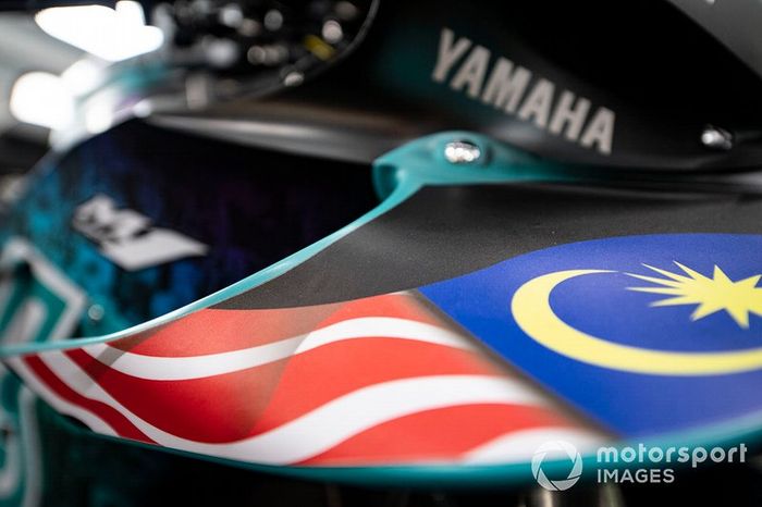 Petronas Yamaha SRT, decoración carrera de casa