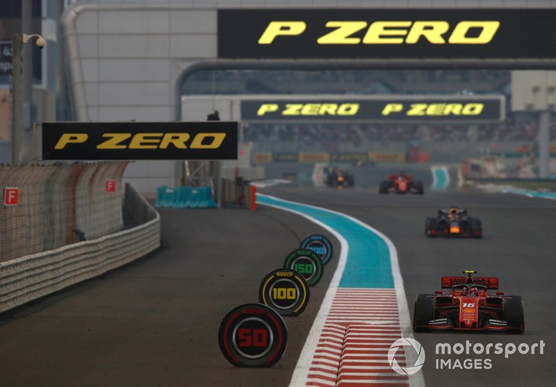 Charles Leclerc, Ferrari SF90, Max Verstappen, Red Bull Racing RB15, Sebastian Vettel, Ferrari SF90