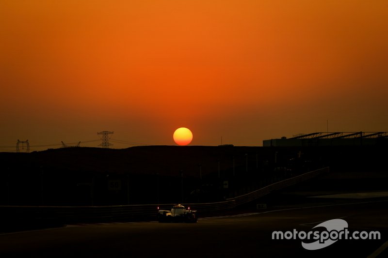 Azione al tramonto