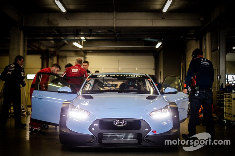 Hyundai Veloster N TCR