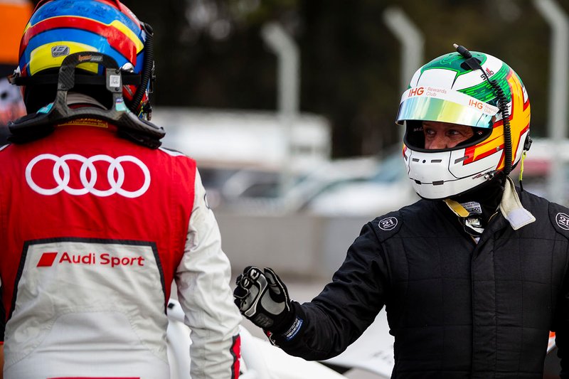 Loic Duval et Andy Priaulx se serrent la main lors du ROC Skills Challenge