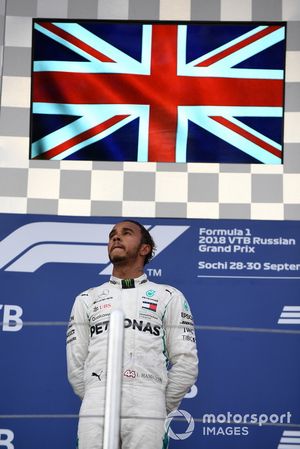 Lewis Hamilton, Mercedes AMG F1 sur le podium