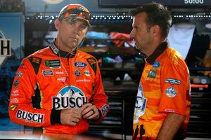 Kevin Harvick, Stewart-Haas Racing, Ford Fusion Busch Outdoors Rodney Childers