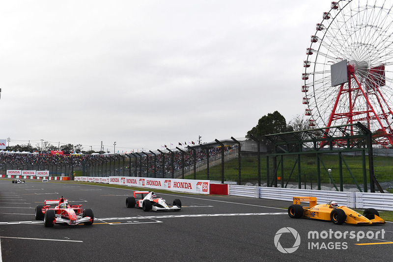 Заезд Legends F1 30th Anniversary Lap Demonstration