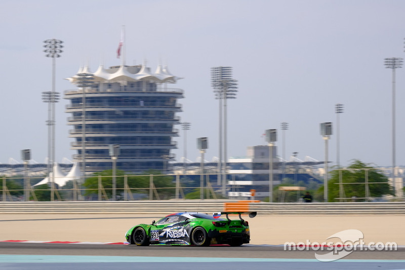 #993 Россия, Rinaldi Racing Ferrari 488 GT3: Ринат Салихов, Денис Булатов
