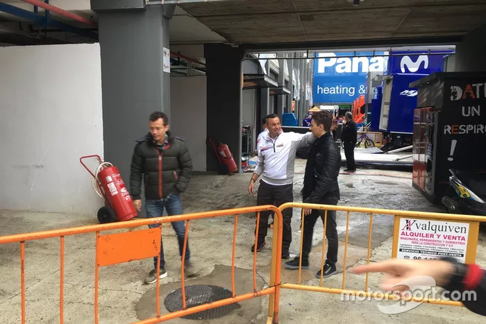 Primera entrada de Jorge Lorenzo al box de Honda