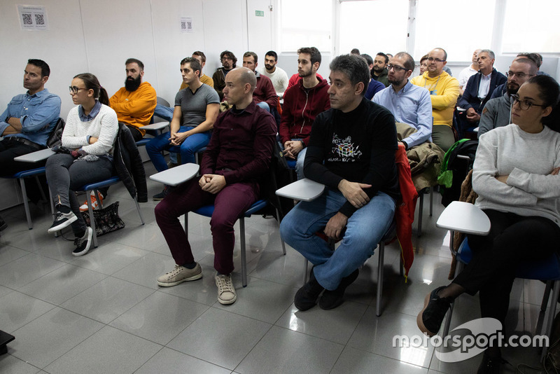 II Curso de Conducción y Nuevas Tecnologías BOSCH - Motor1.com España - Motorsport.com