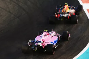 Esteban Ocon, Racing Point Force India VJM11 and Max Verstappen, Red Bull Racing RB14 battle 