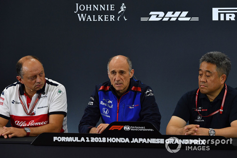 Frederic Vasseur, director de Sauber y Franz Tost, director de la Scuderia Toro Rosso y Toyoharu Tanabe, director técnico de Honda F1 en rueda de prensa