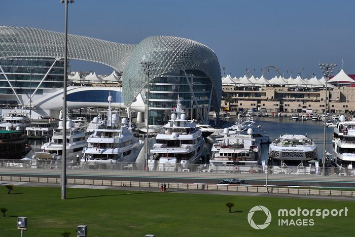 Lewis Hamilton, Mercedes-AMG F1 W09 