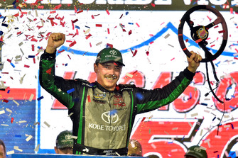 Yarış galibi Brett Moffitt, Hattori Racing Enterprises, Toyota Tundra KOBE