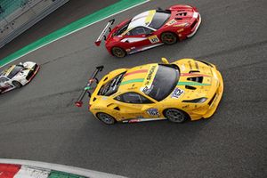 #162 Ferrari 488, Team Zenith Sion - Lausa: Christophe Hurni e #321 Ferrari 488, Scuderia Corsa - Ferrari of Beverly Hills: Thomas Tippl