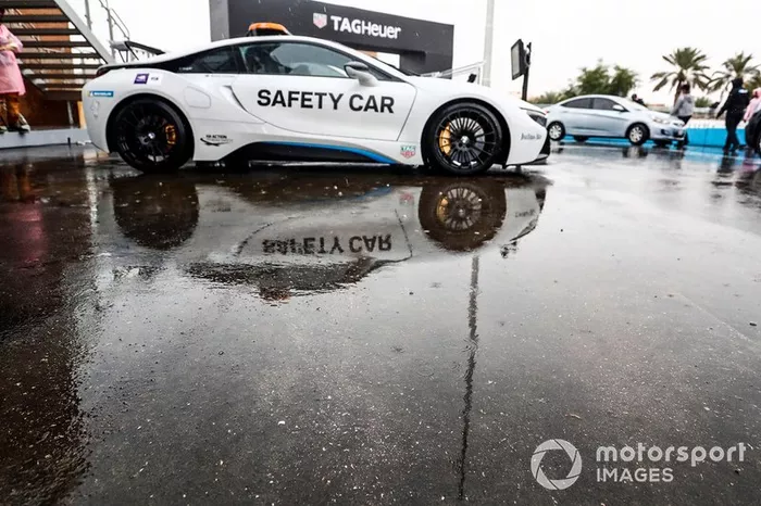 Safety car