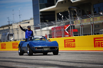 Brendon Hartley, Scuderia Toro Rosso, in the drivers parade