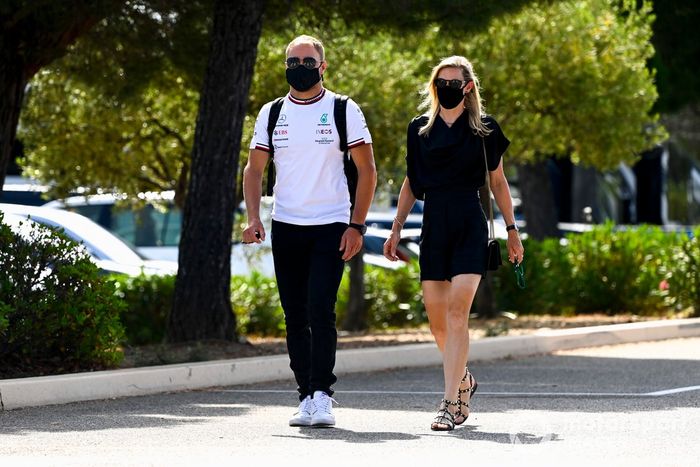 Valtteri Bottas, Mercedes y Tiffany Cromwell