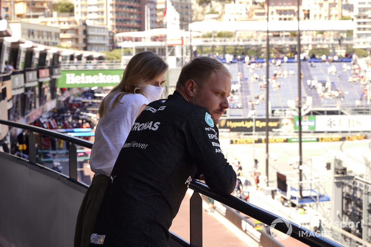 Valtteri Bottas, Mercedes, con la sua ragazza Tiffany Cromwell