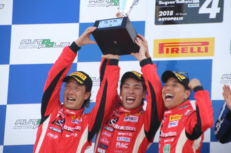 浜野彰彦、藤波清斗、星野一樹(#99 Y's distraction GTNET GT-R)
